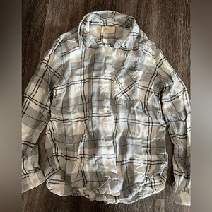 Plaid Button-Up Shirt 🍂🍁❄️